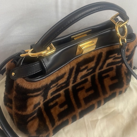 ❌SOLD❌ FENDI Mini Sheepskin Peekaboo🤎 - Picture 11 of 14